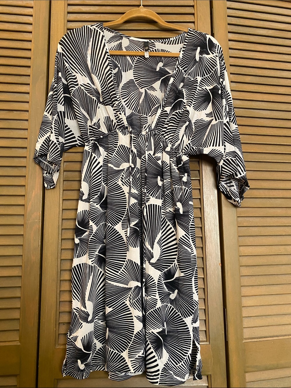 Black & White Floral Print V-Neck Women's Dress